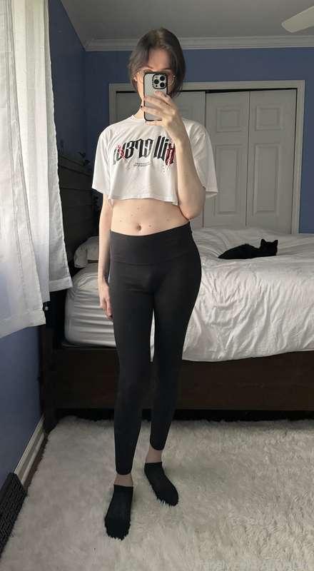 got some new undies, how do they look??

(Also its so funny how you can see my face and neck are red lmfaoo. im ok now its just some redness and a lil itchy)

#fyp #trans #transwoman #transgender #tgirl #mtf #bulge #pet #puppy 
