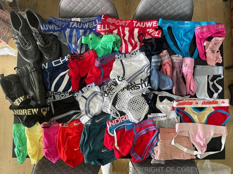 Underwear Store 🩲😋💦

Trainers are worn until stinking and sw..
