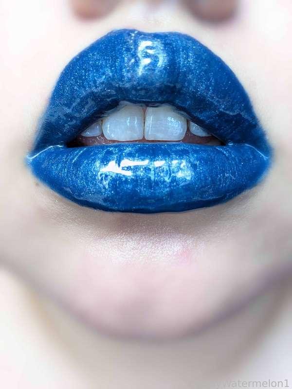 Deep blue like the midnight sky, silver sparkles like snowflakes—these lips are my gift to you this holiday season. 💙✨

#FYP #LipstickFetish #Lipstick #Lips #LipGloss #MouthFetish #Mouth #Oral #Tongue #Tease #UpClose #Kisses #LovelyWatermelon1 #MoodyWatermelon1 #Makeup #MakeupFetish #Kisses #Girlfriend #Gentle #Soft #Girl #KissMarks #Christmas #Holidays #AdventCalendar #MerryKissmas