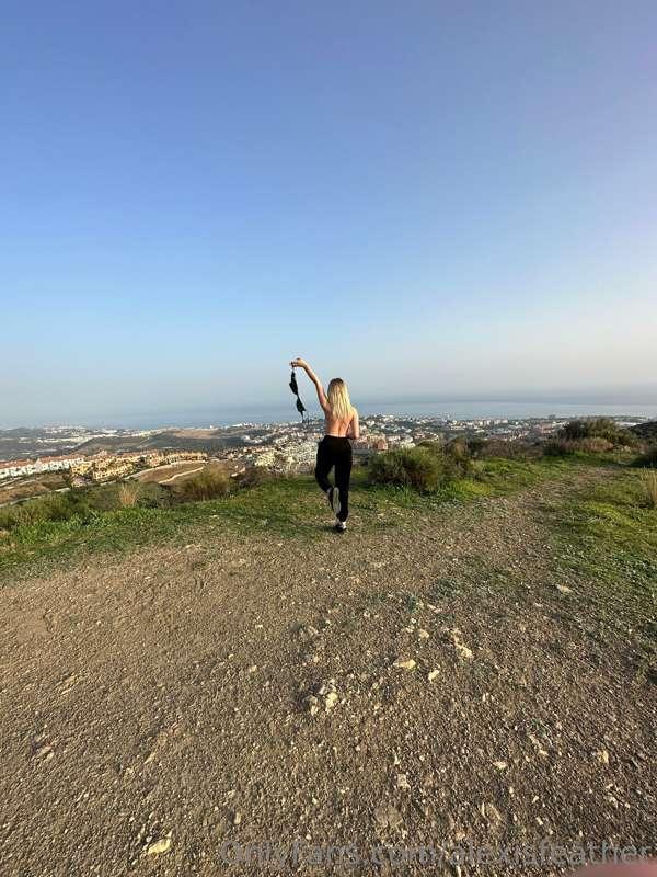 Should I turn around and show you more?😏