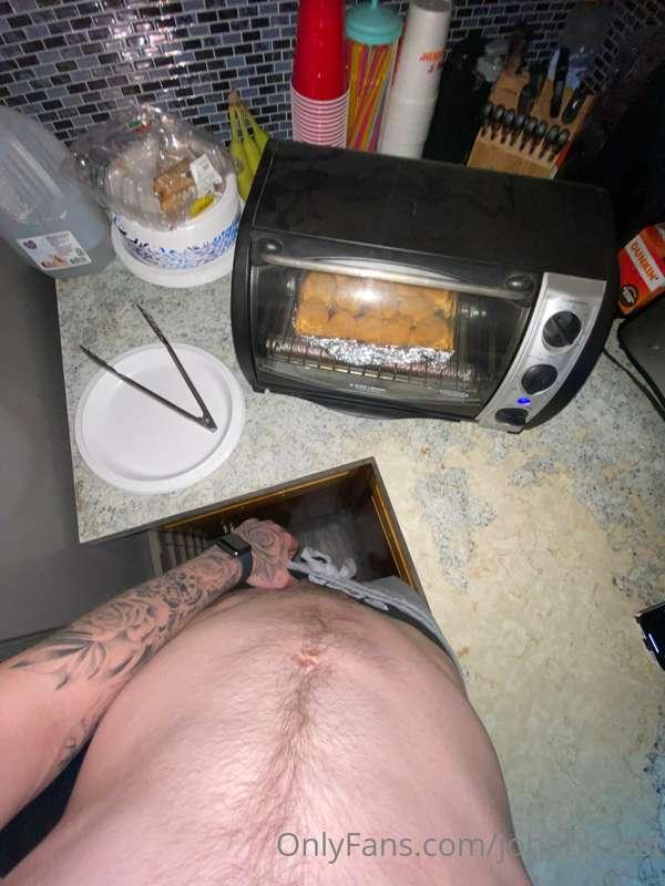Making chicken nuggets anyone wants sum;) 🤪also check ur mes..