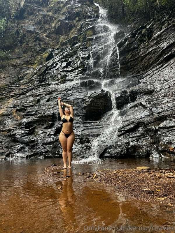 🇧🇷 ➡️ARRASTA QUE TEM SURPRESA 🙈
(Fui na cachoeira hoje e fiz..