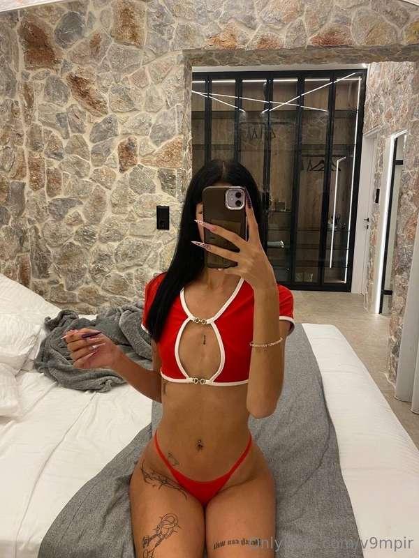 Dare to dive into my deepest desires? 💦🔥