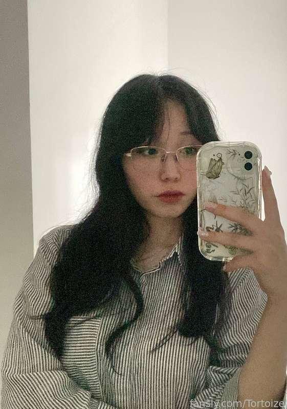 I want a gentle hug… 🙌🏽💖



#asian #korean #photo #freephoto #glasses #photointhemirror #lipstick #blackeyes #longhair #cutie #collegegirl