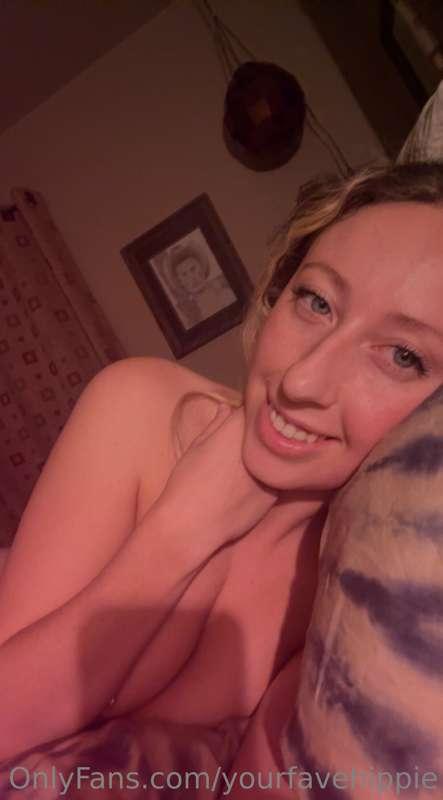 come to bed with me 🥺 are you gonna leave me here?