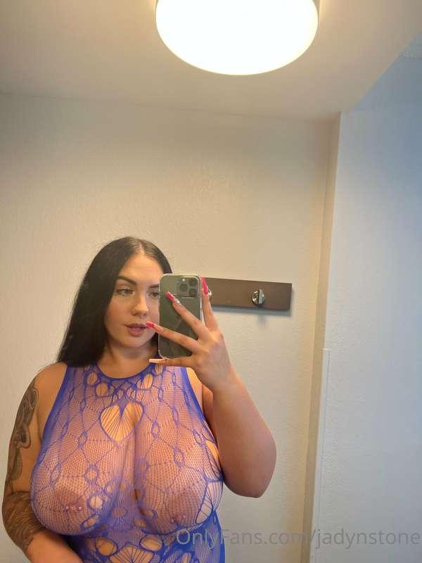 Hey babes! Allow me to introduce myself, my name is Jadynn S..