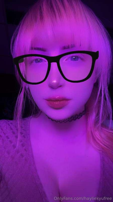 twitch time! come see me if you’re up late (or early)! 💕 (ha..