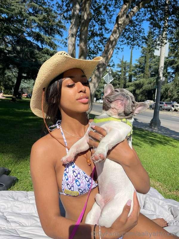I miss summerrrrr I just wanna be in a bikini all day 🥲