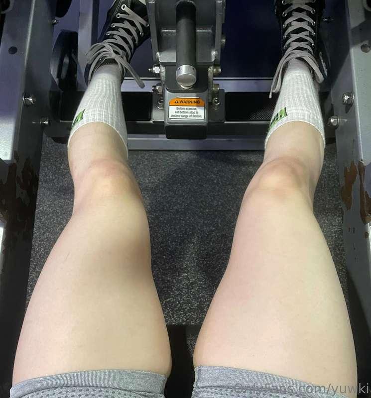 may i interest u in some thighs?