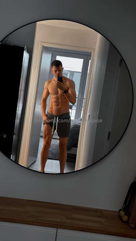 Pants down, dick out. Suck me! 💦💦