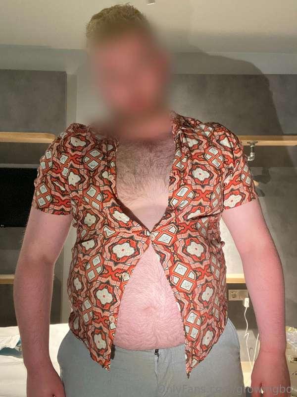 how well do you think this shirt fit over this tight ballgut..