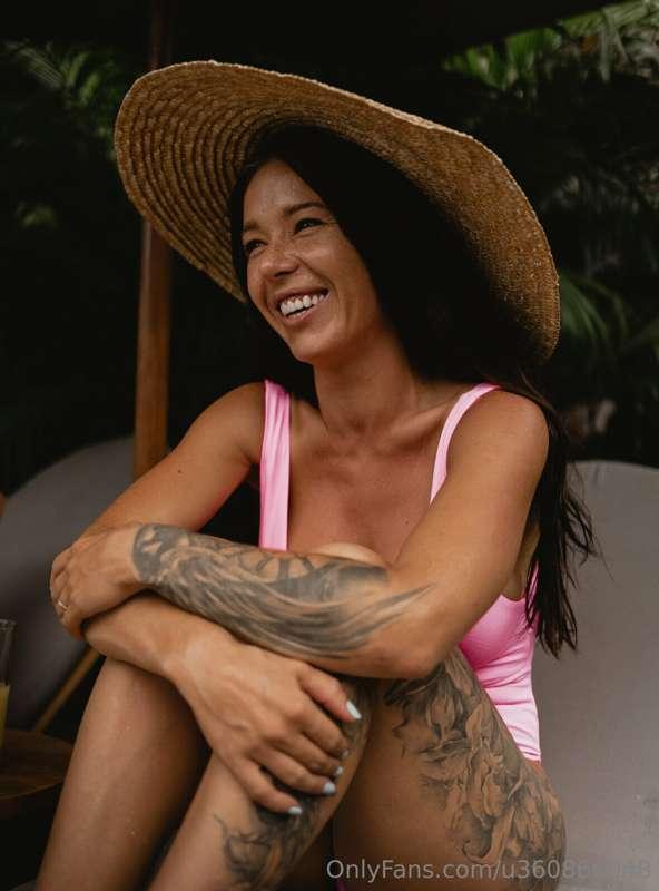 😊💖 Let's give the world more smiles! 🌞🌈 A smile is magic tha..