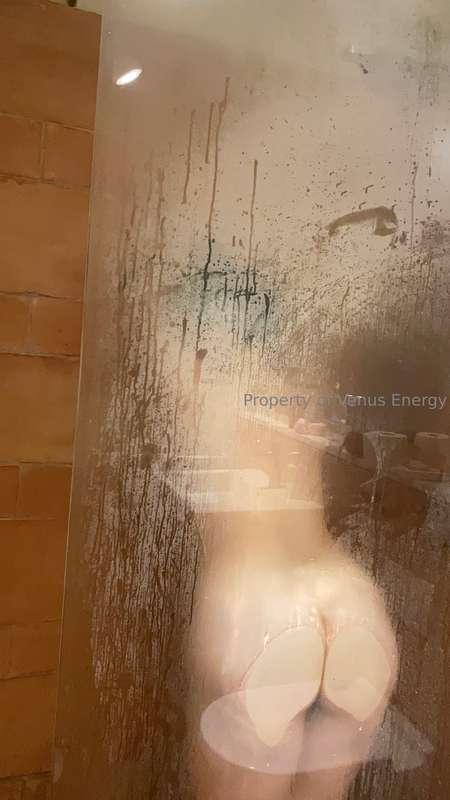 Holiday showers hit different 🚿💦🌊