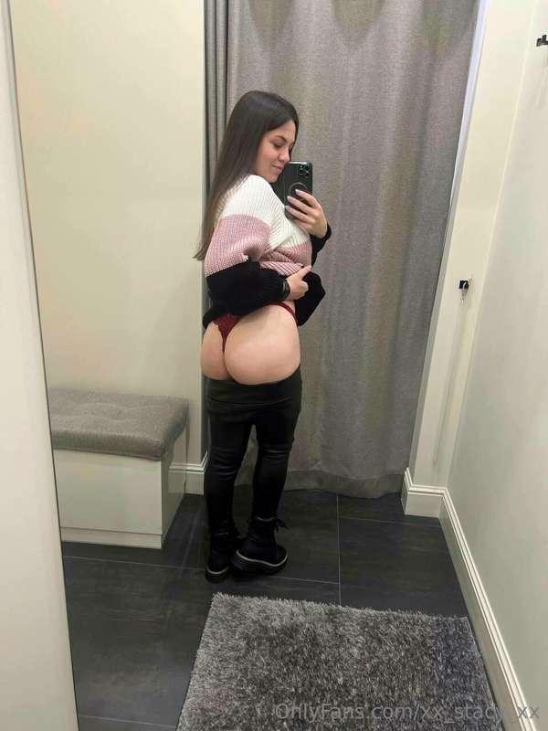You want to play on those buns? 😘 they really miss your hand..
