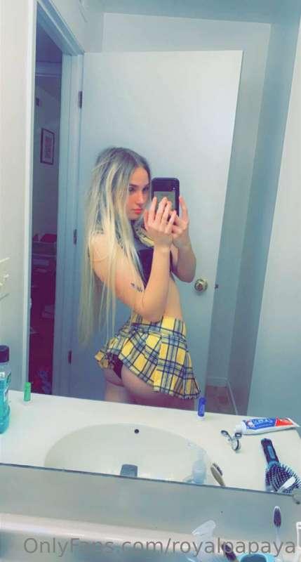 Wanna see me in more outfits?😈