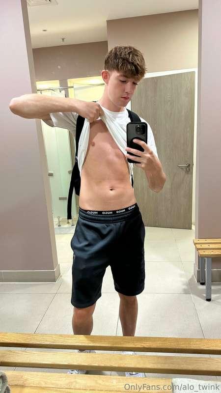 alo_twink image #0