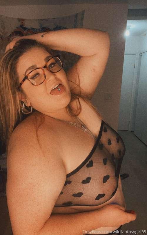 Hiiiii ✨ if you love discounts check you messages. I’m horny..