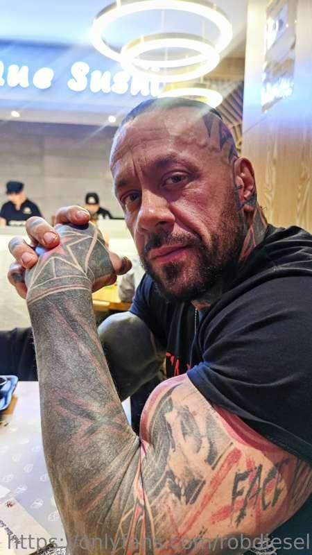 Happy saturday bitches