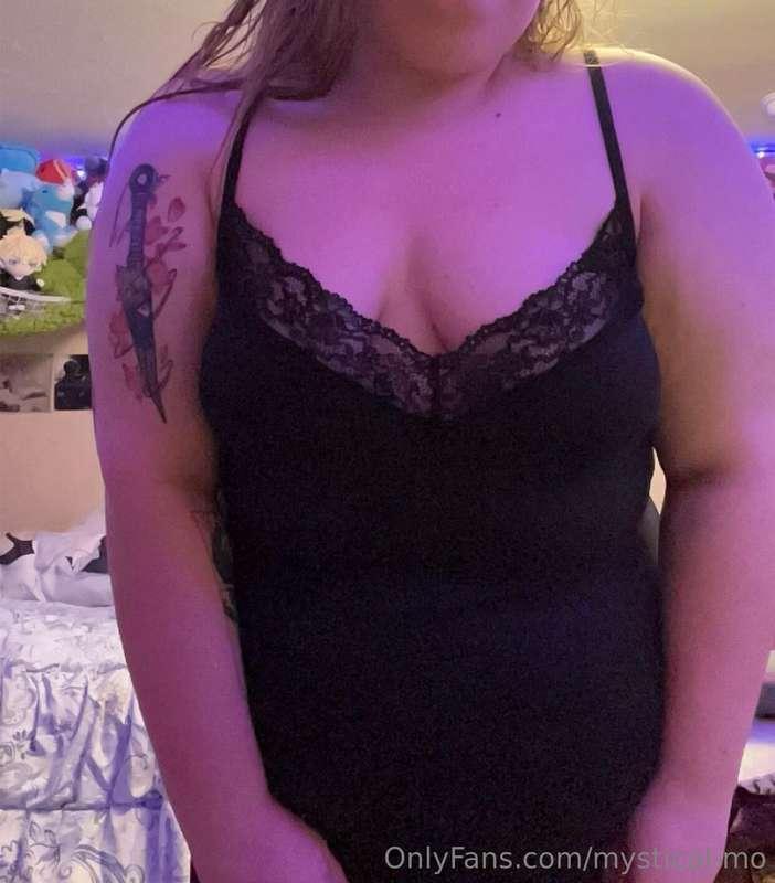 Tuesday vibes 🖤