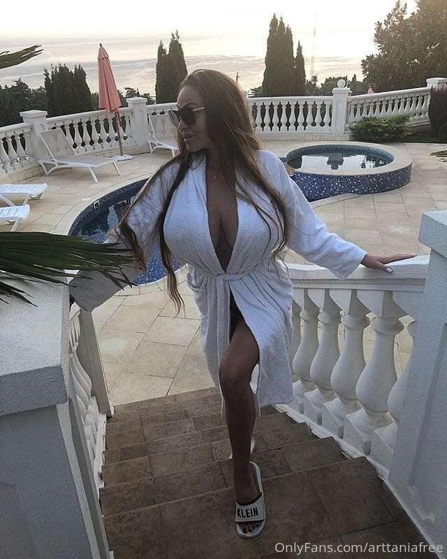 do you want this robe to open? 😅😋
@arttania