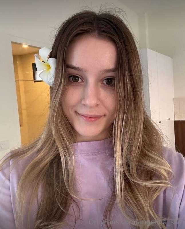 🌟 @nikadvn 🌟 This girl is so cute and shy that you just can'..