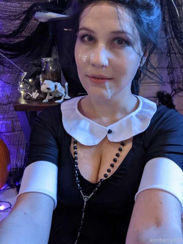 Wednesday Addams photo set, including THICC facial ❤️ video ..