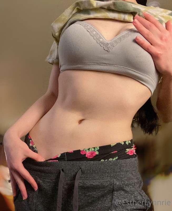 Do you mind the simple lounge cloths? It’s what I’m wearing ..