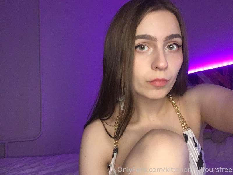 Tomorrow is my birthday!🥳🥳🥳
I'm going to record a video on m..
