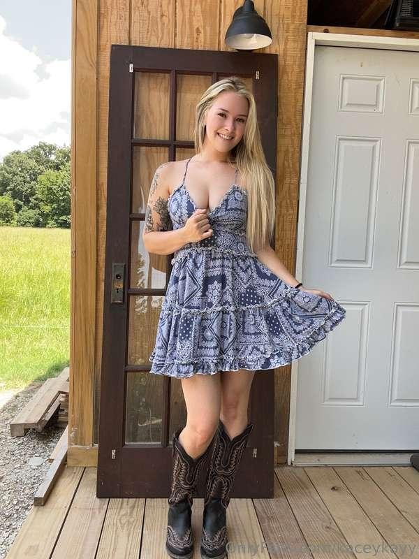 Would you take me on a date in this?😇🥰