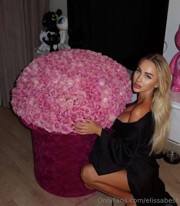 Do you know how much I love 💕 flowers?