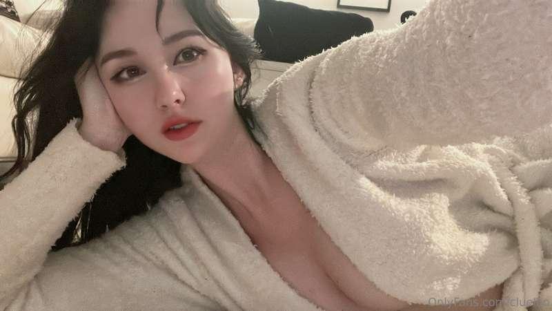 Lazy night in want to join me playing Zelda ?🥰