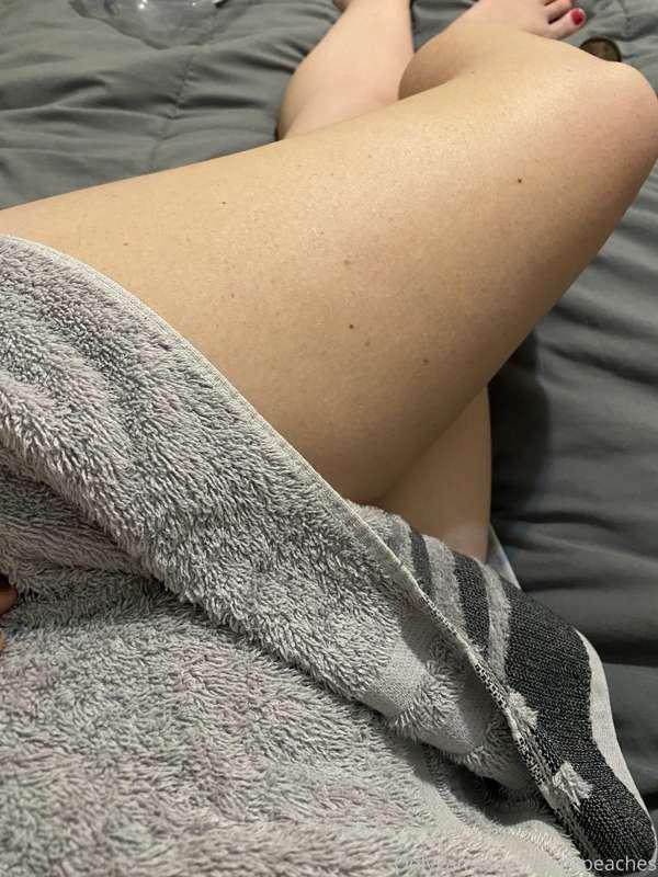 So wet 💦 after my shower. 😉