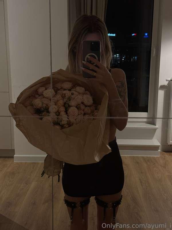 I absolutely love bouquets! 💐✨ Yes, I know they can be a bit..