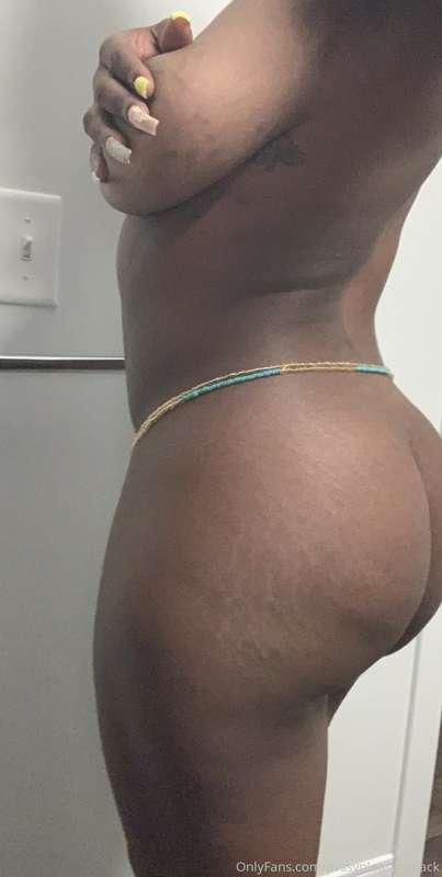 Hi babes, think it’s time to go play 😘
who wants to watch???..