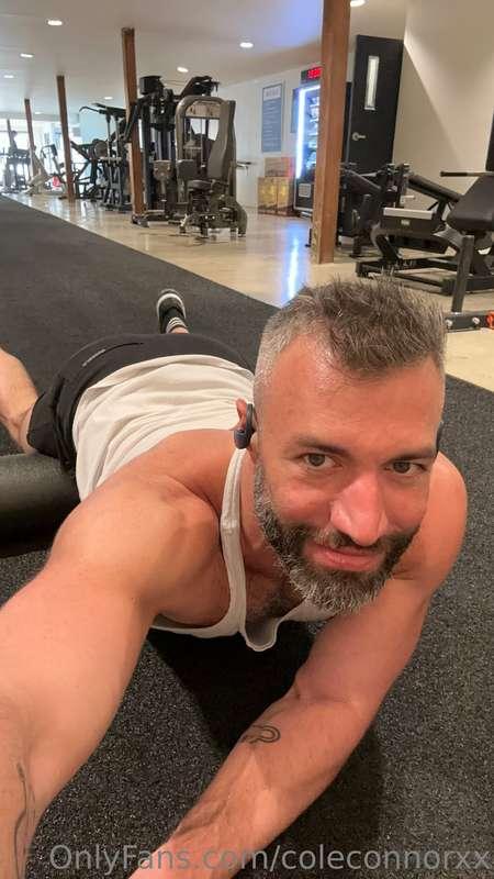 Quick workout done, what are you guys up to? 💦