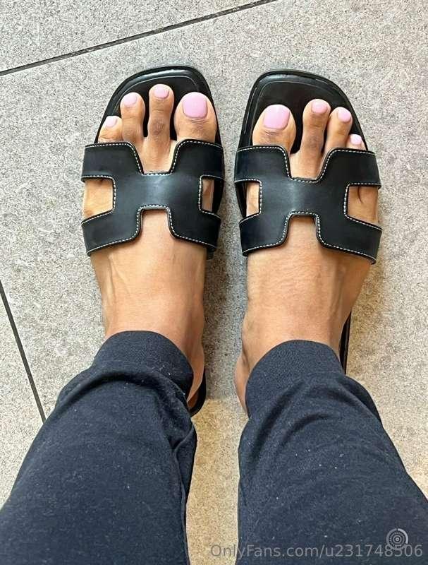 this one is for my feet lovers 😊 💅