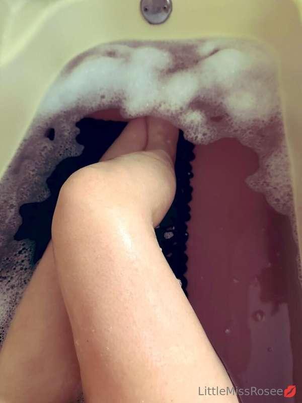 Tip $4 with the line “bubbles” and I’ll send you photos whil..