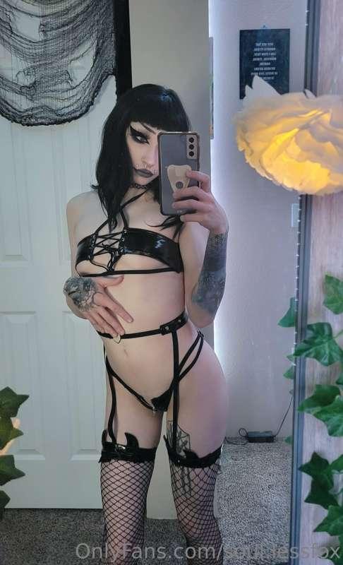 🥀🖤