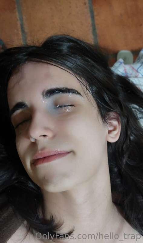 there's cum all over my face🥺