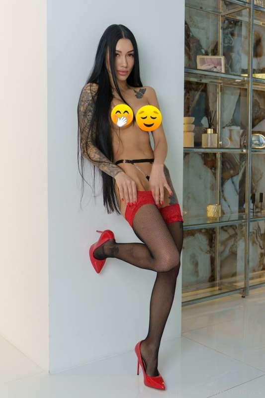 High heels are pleasure with pain😈

#bimbo #brunette #heels #faketits #bigtits #bigboobs #lingerie #longhair #petite #office