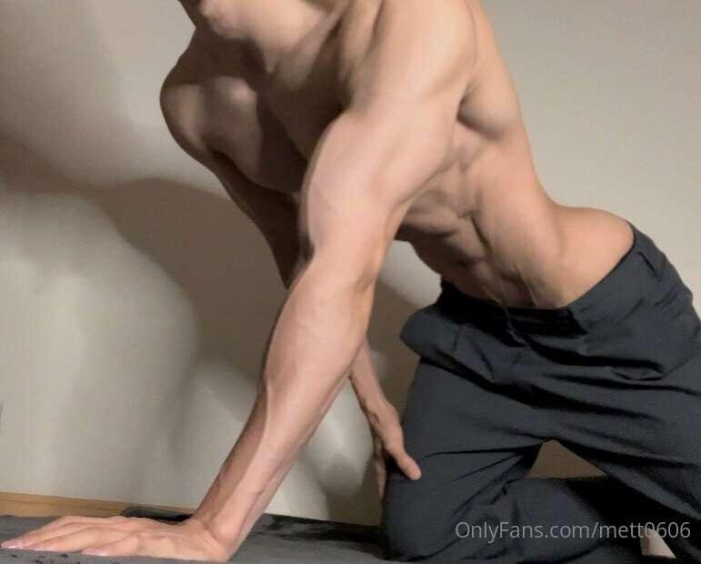 Look at the thinness of your waist.