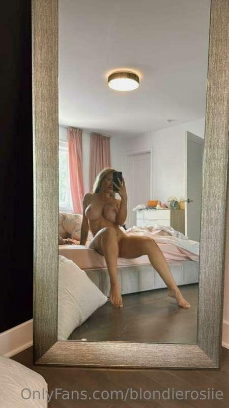 A mirror never lies 
Un mirroir ne ment jamais