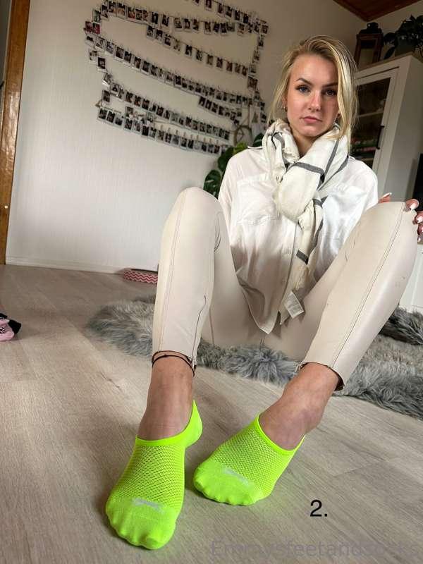 emmyfeetandsocks image #1