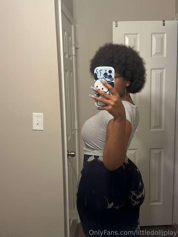 Curves that could cause traffic and I don’t mind 😜