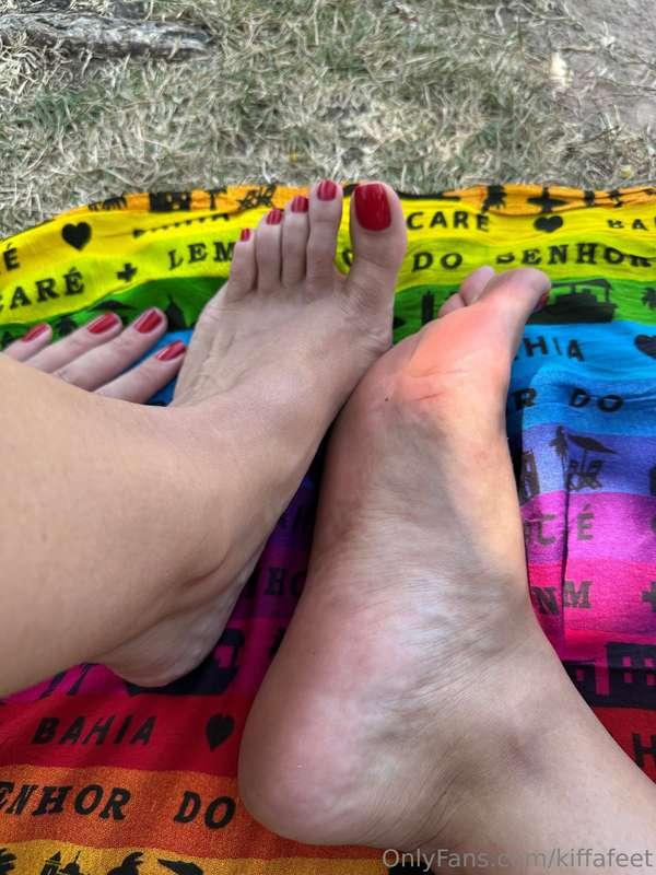 What do you like most? Soles or toes? 
