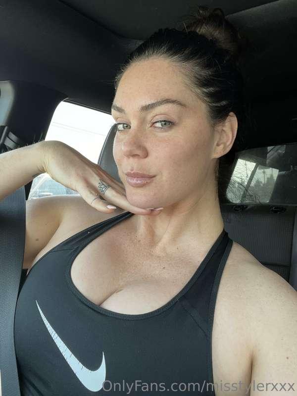 would u give me a ride? 😘