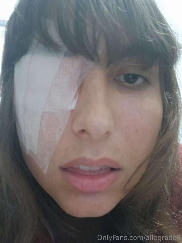 Hmmmm, little red... who’s interested in adult content with ..