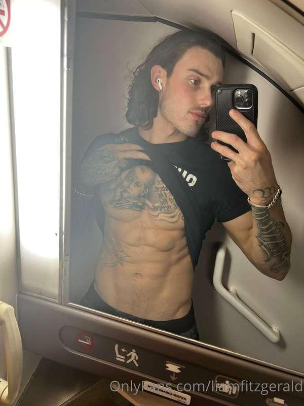Plane selfie for you😜
