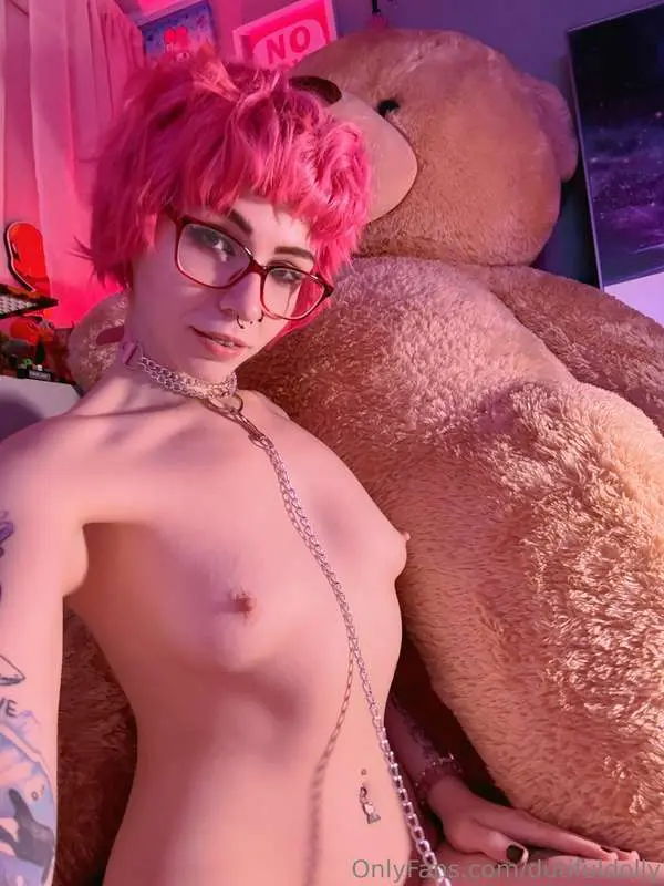 would you walk me on a leash? 🥺
