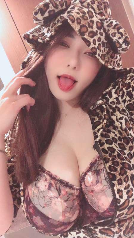 Happy 🎃 Halloween!!!
Trick or treat??😍❤️❤️❤️
Eat my candies💖..